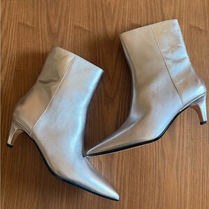 J. CREW Stevie Ankle Boot Silver Size 10